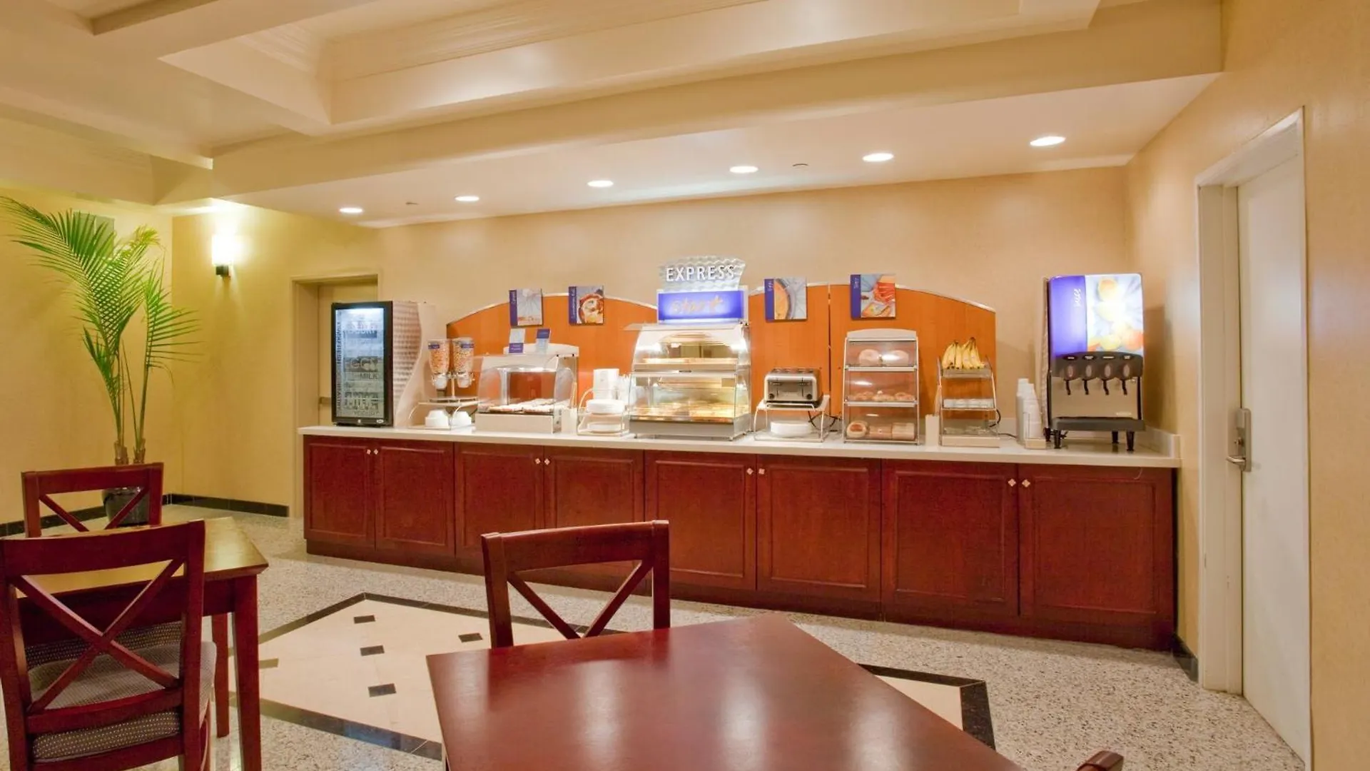 Holiday Inn Express Hotel & Suites Los Angeles Airport Hawthorne By Ihg